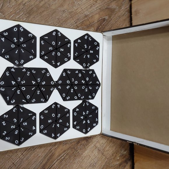 Quad Ominos/Tri Omionos vintage board games - Picture 9 of 12